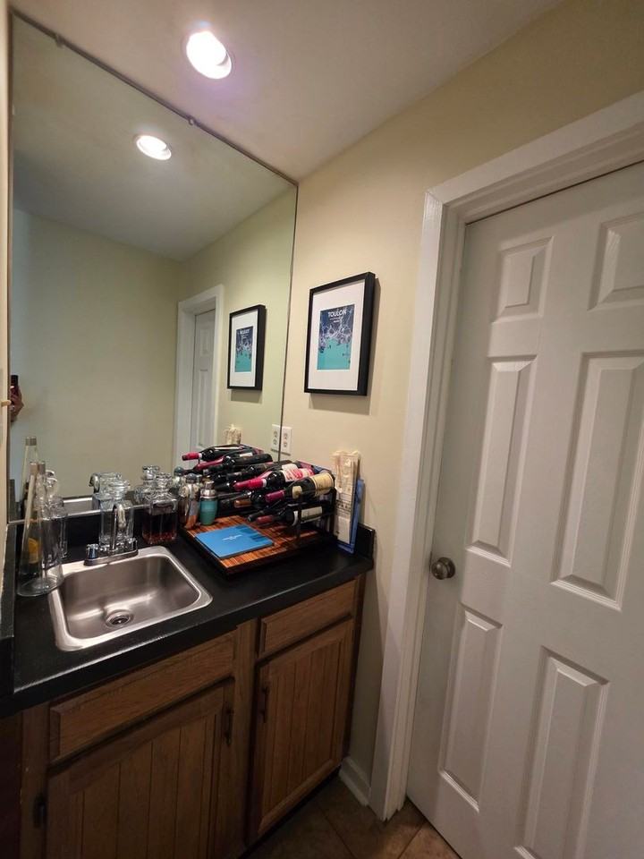 717 Botetourt Gdns - Photo 7 of 28