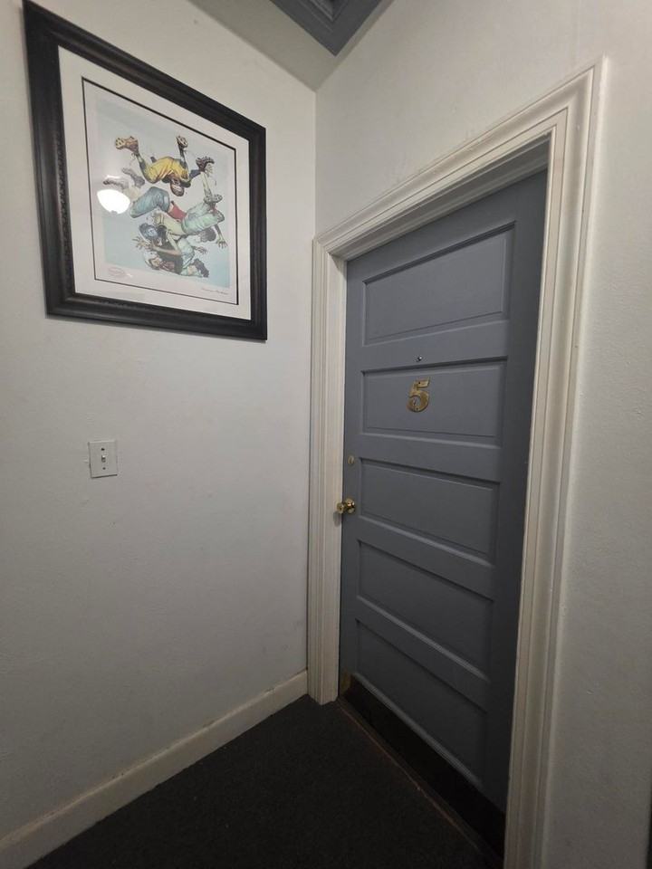 714 Redgate Ave #5 - Photo 5 of 19