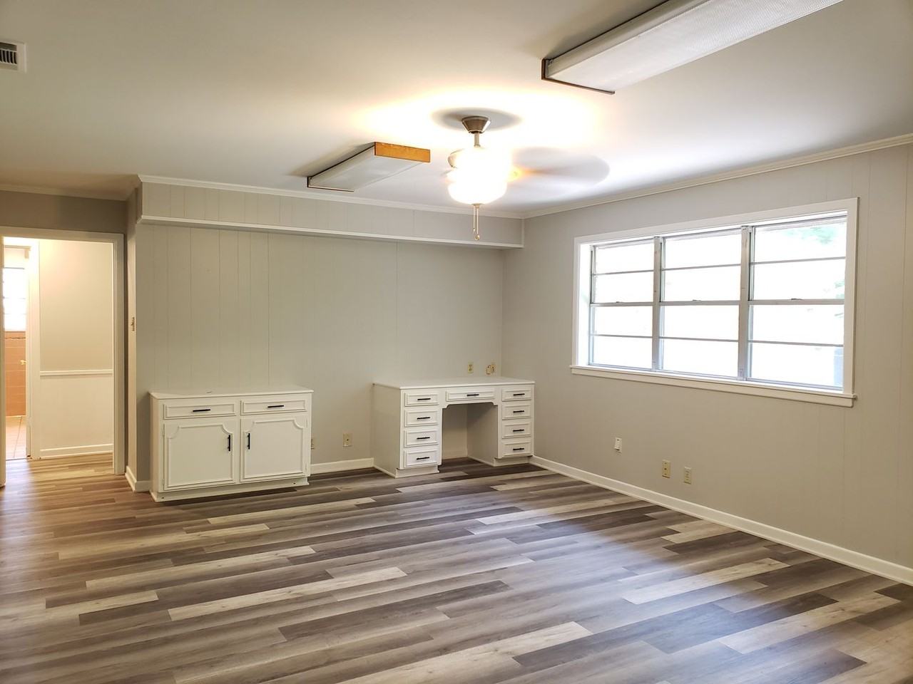 219 Stanford St - Photo 7 of 29