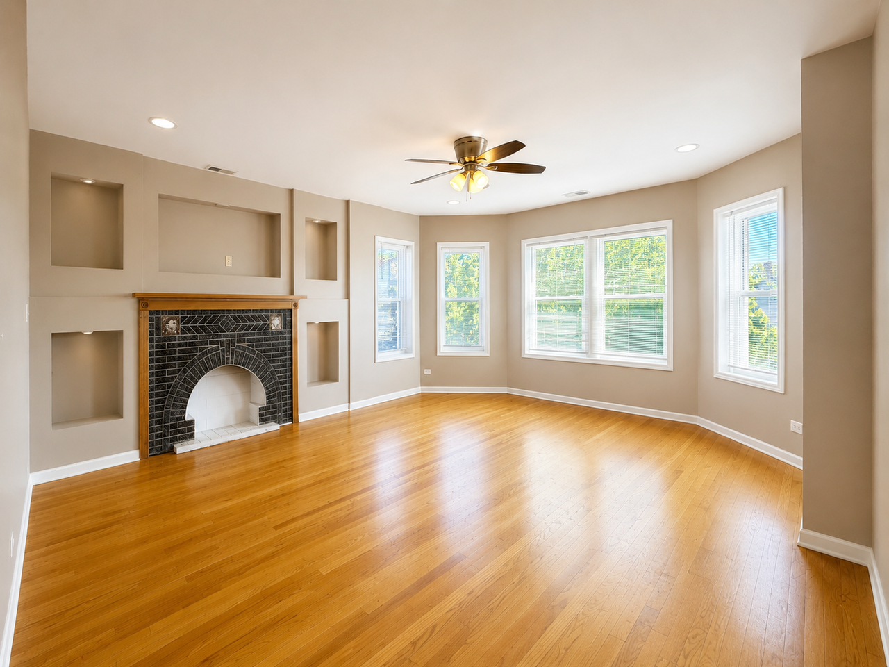 6038 N Claremont Ave - Photo 2 of 19