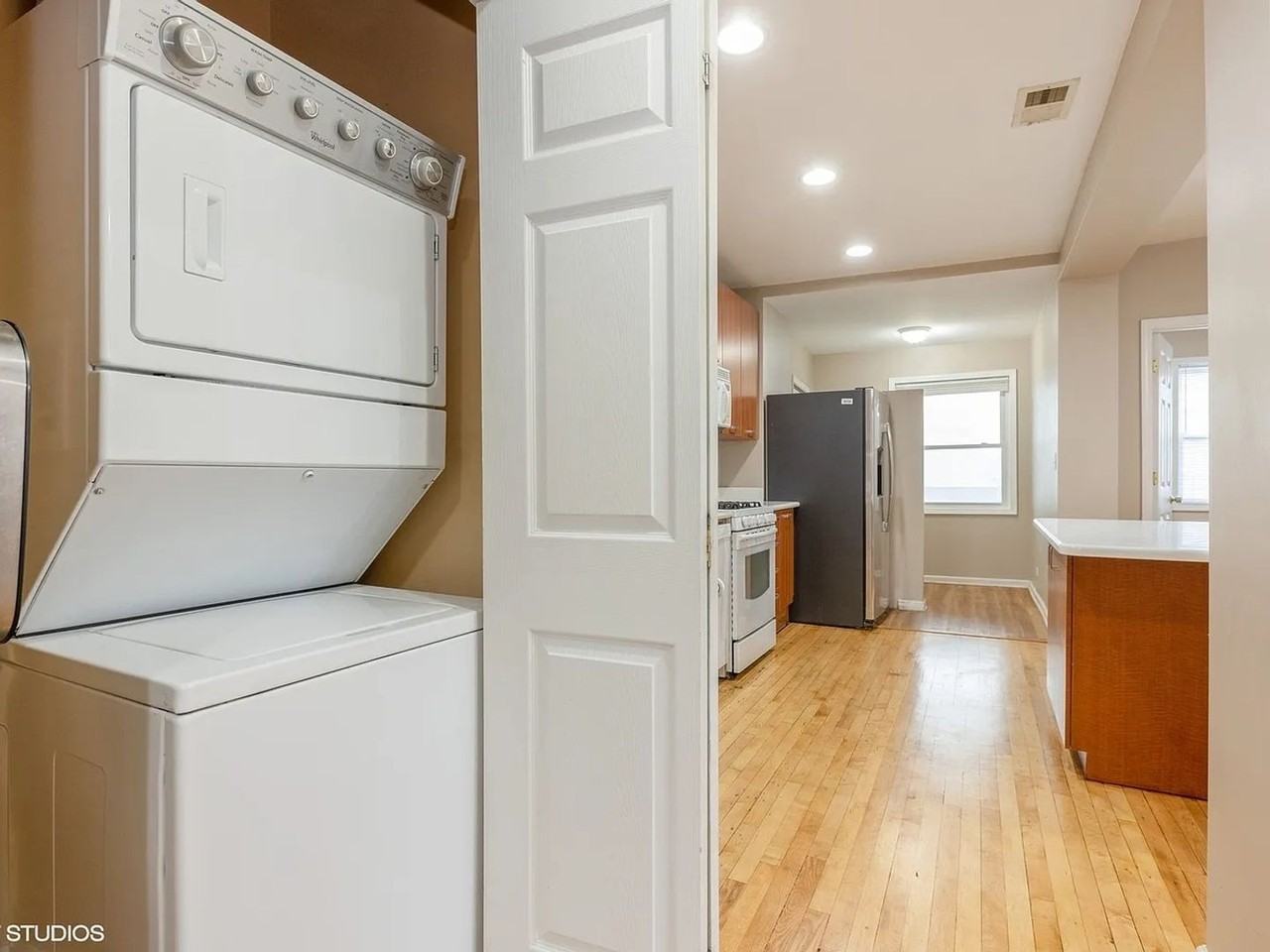 6038 N Claremont Ave - Photo 6 of 19