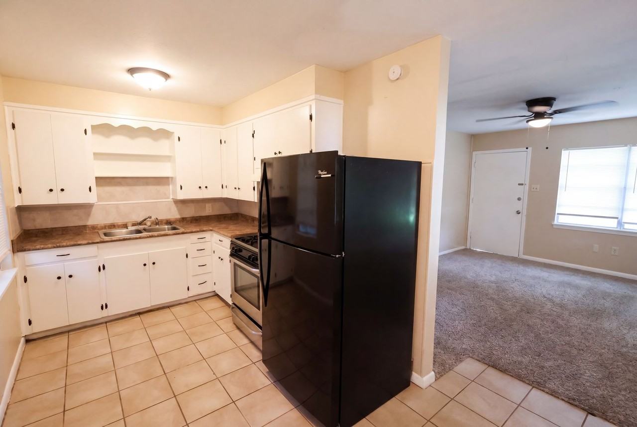 4600 Voss Dr - Photo 4 of 13