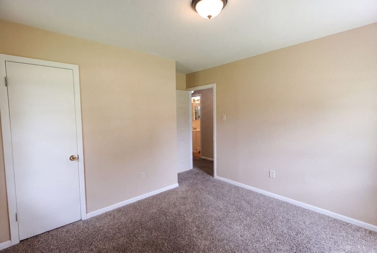 4600 Voss Dr - Photo 7 of 13