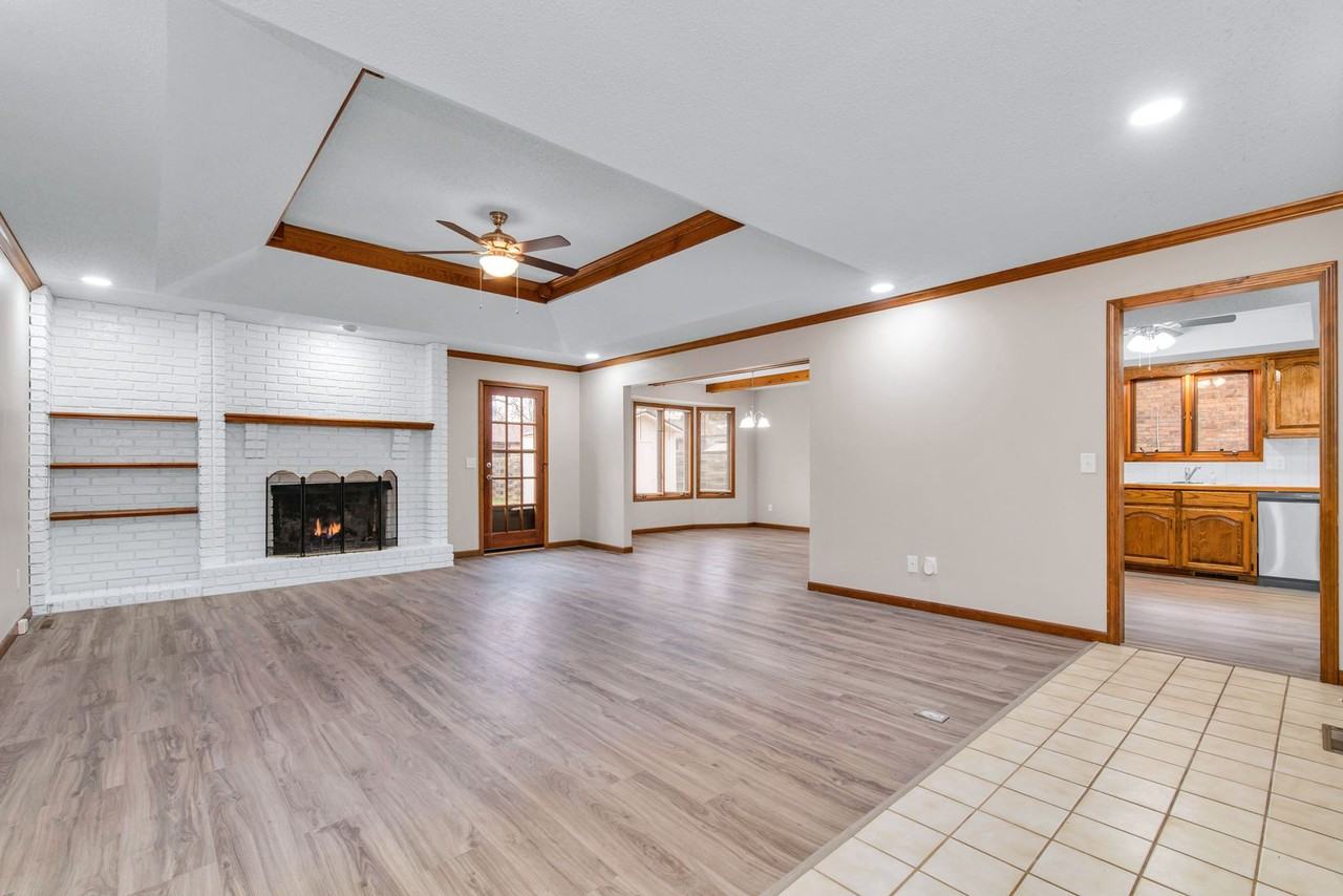 3921 S Cutler Ct - Photo 5 of 12