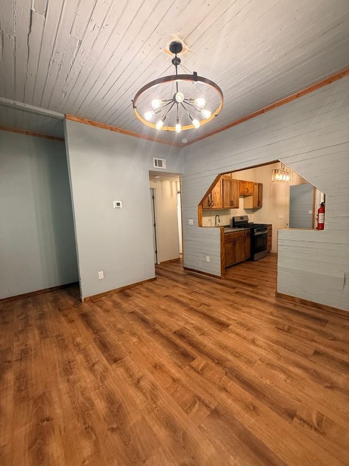 1229 Ne 3rd Ave - Photo 7 of 35