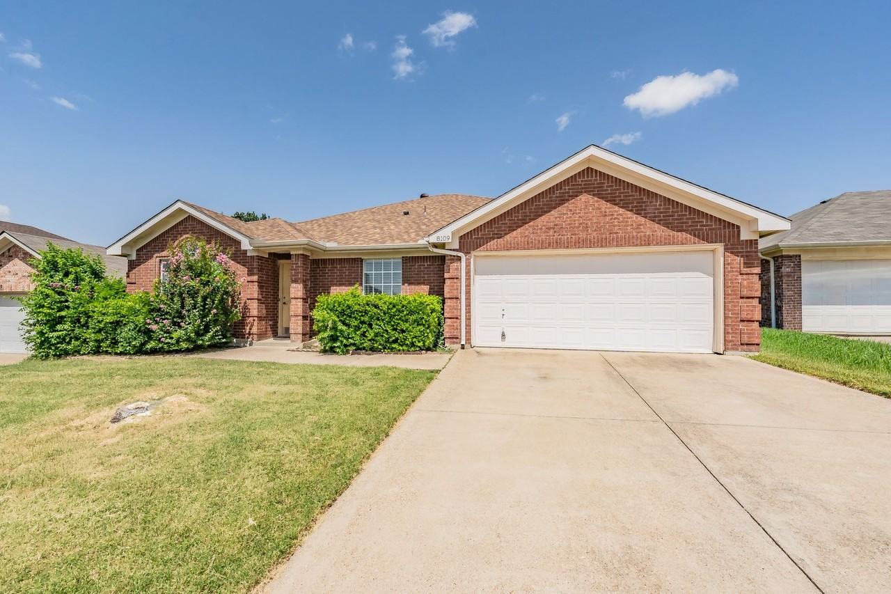 8109 Mosstree Dr - Photo 2 of 34