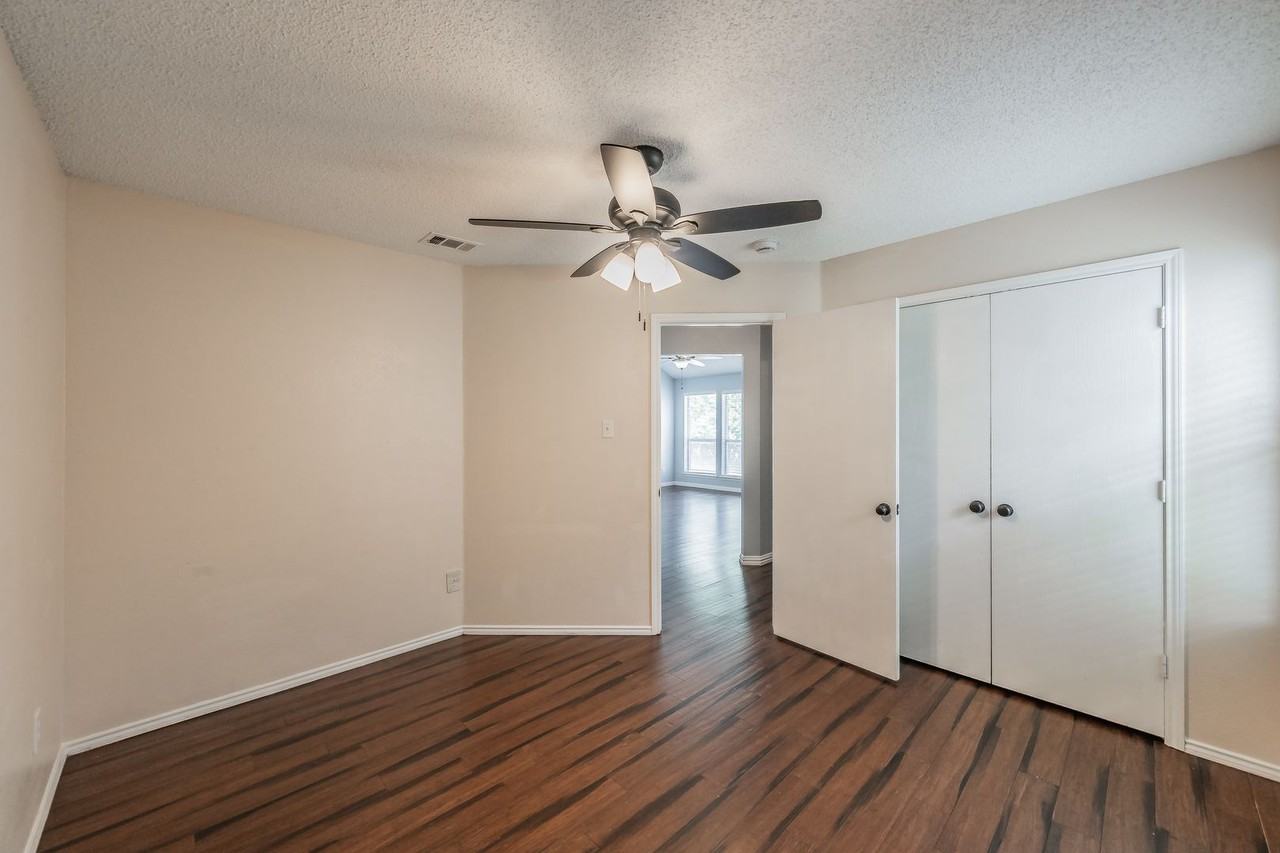 8109 Mosstree Dr - Photo 6 of 34