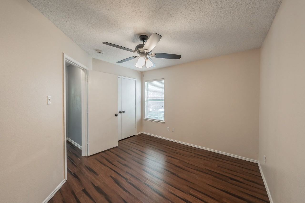 8109 Mosstree Dr - Photo 7 of 34