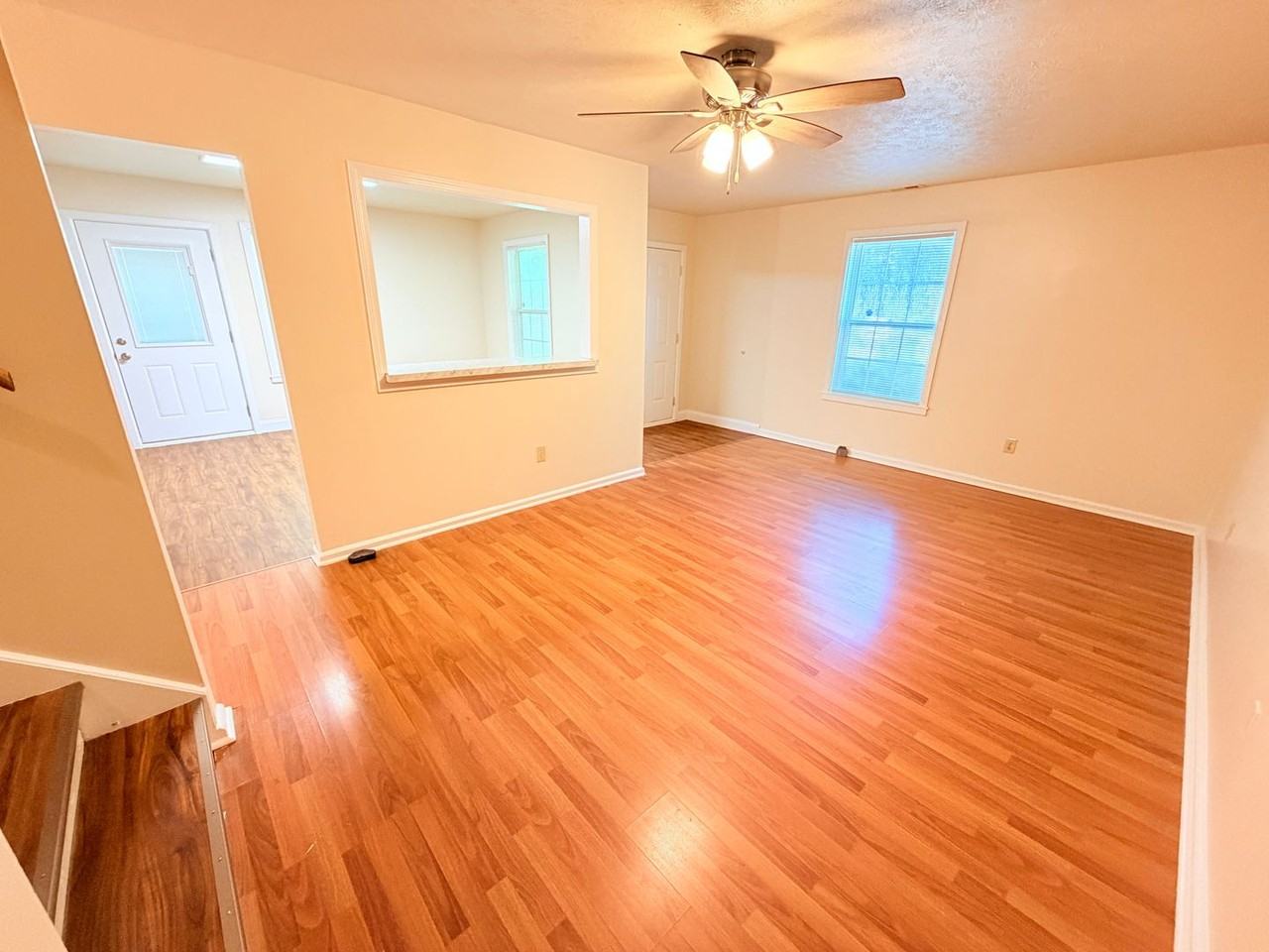 2035 N Graham Ave - Photo 6 of 31