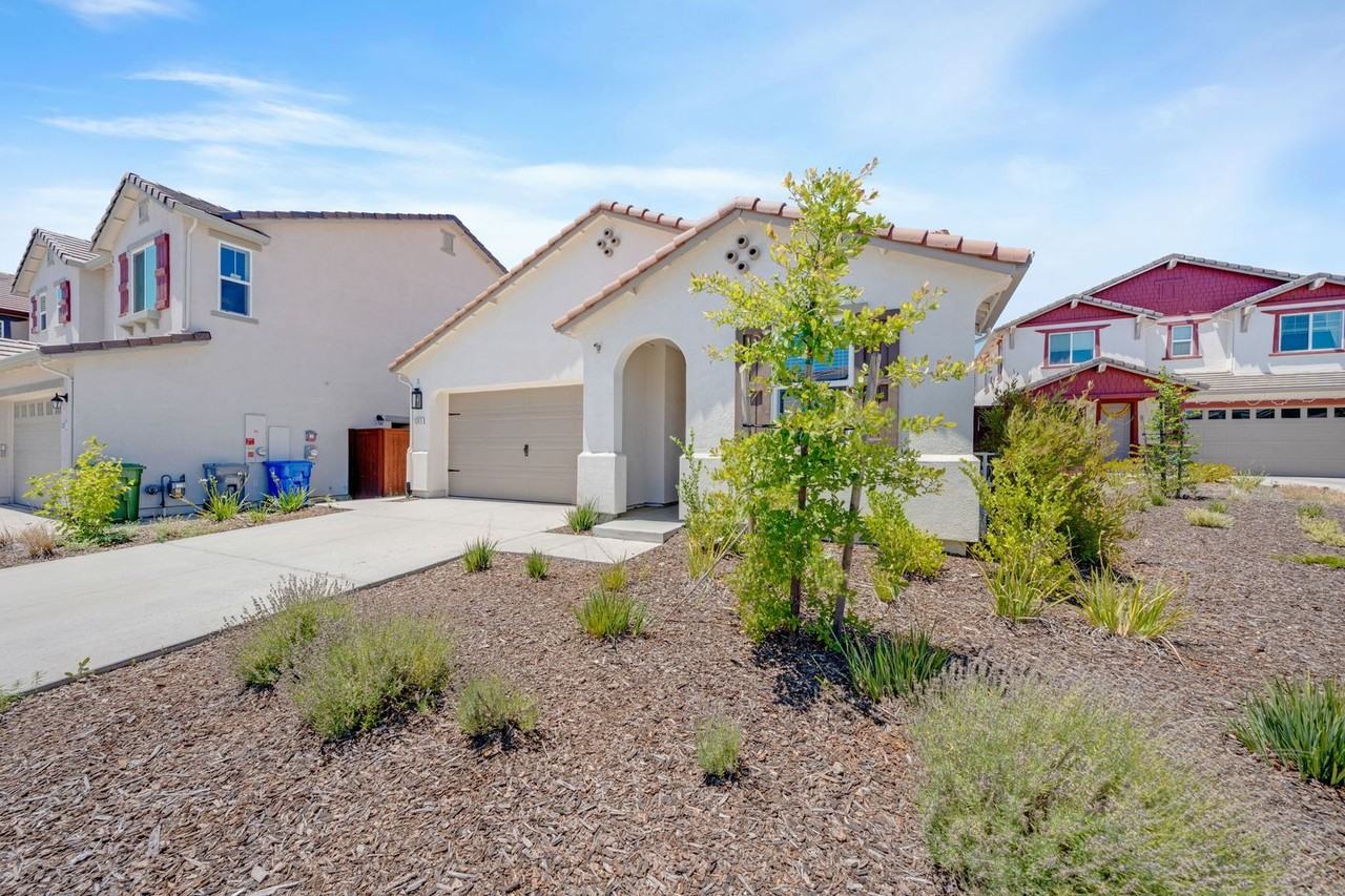 3363 Apollo Ct - Photo 6 of 46