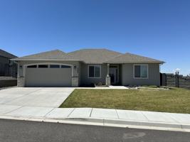 featured image of 3304 S Zimmerman St