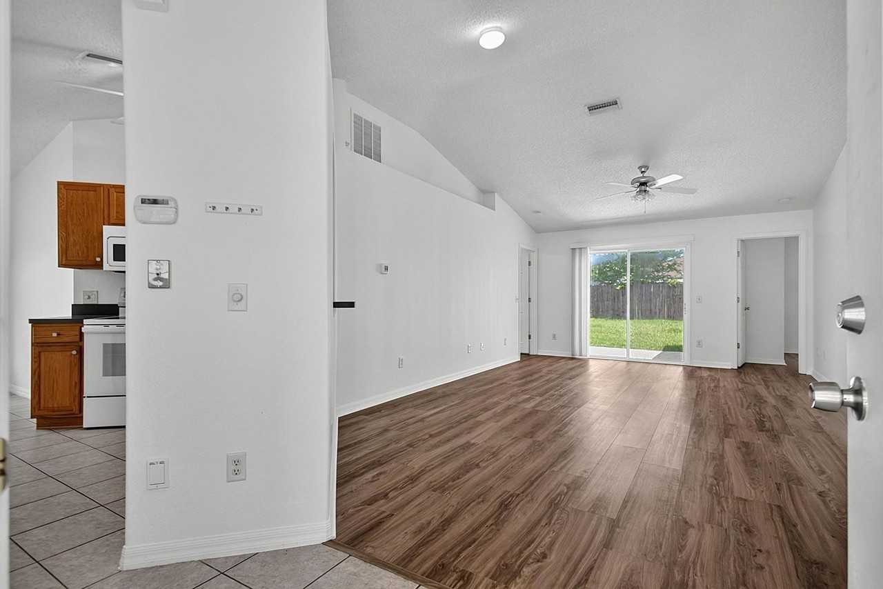 15 Renmont Ct - Photo 5 of 50