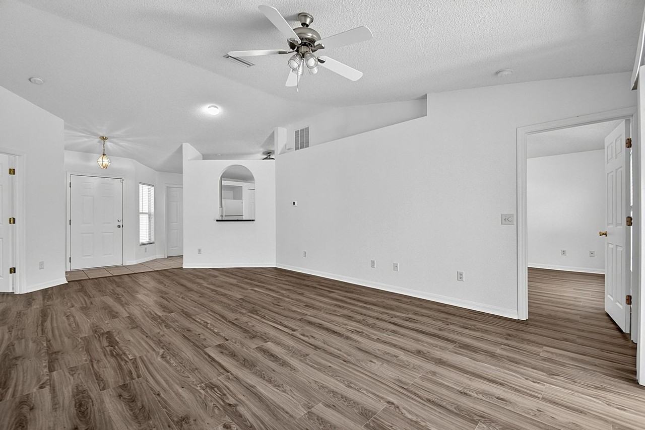15 Renmont Ct - Photo 6 of 50