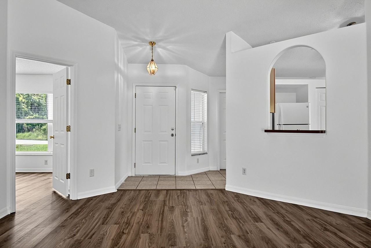 15 Renmont Ct - Photo 7 of 50