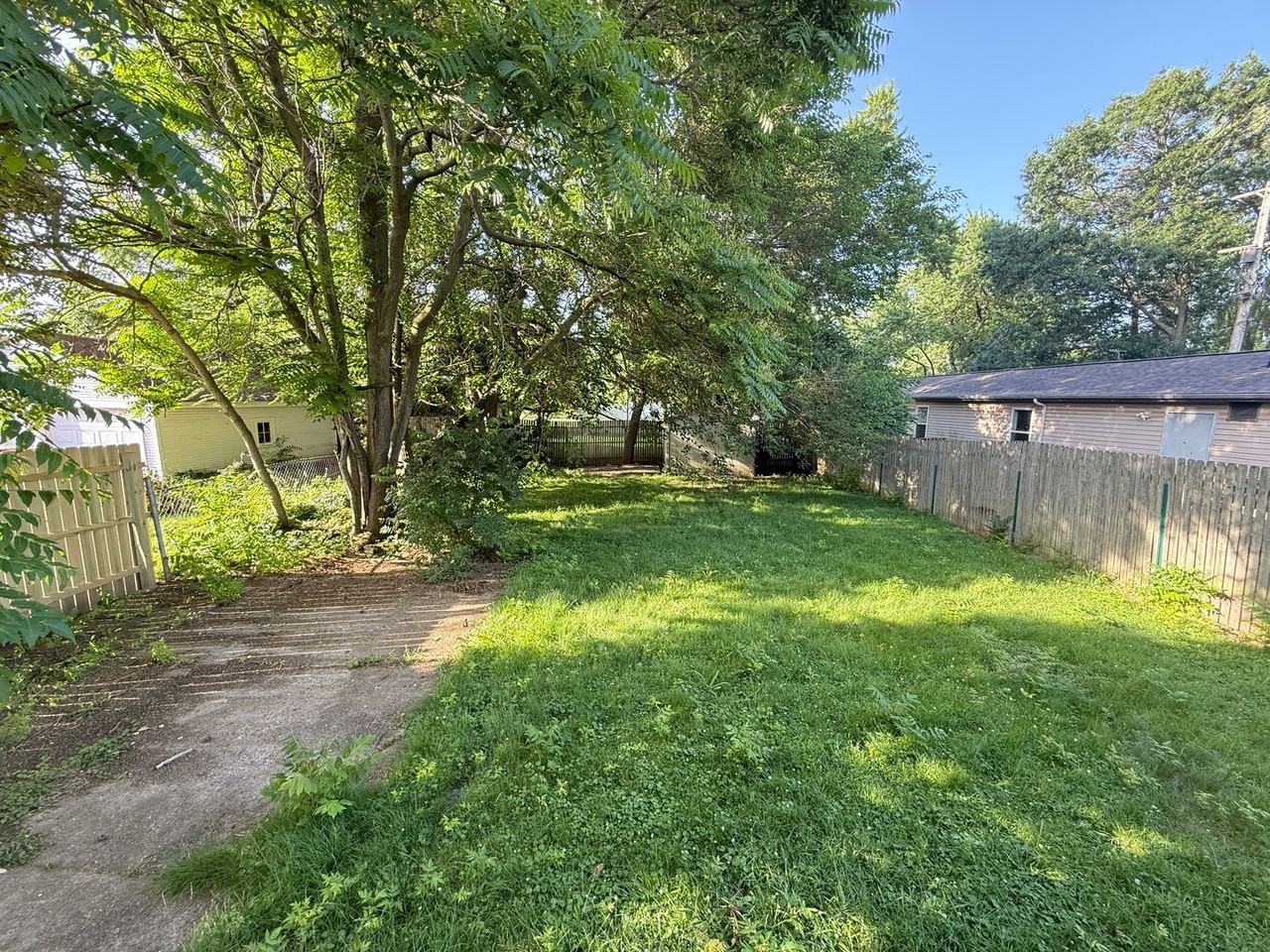2311 W Main St - Photo 3 of 20