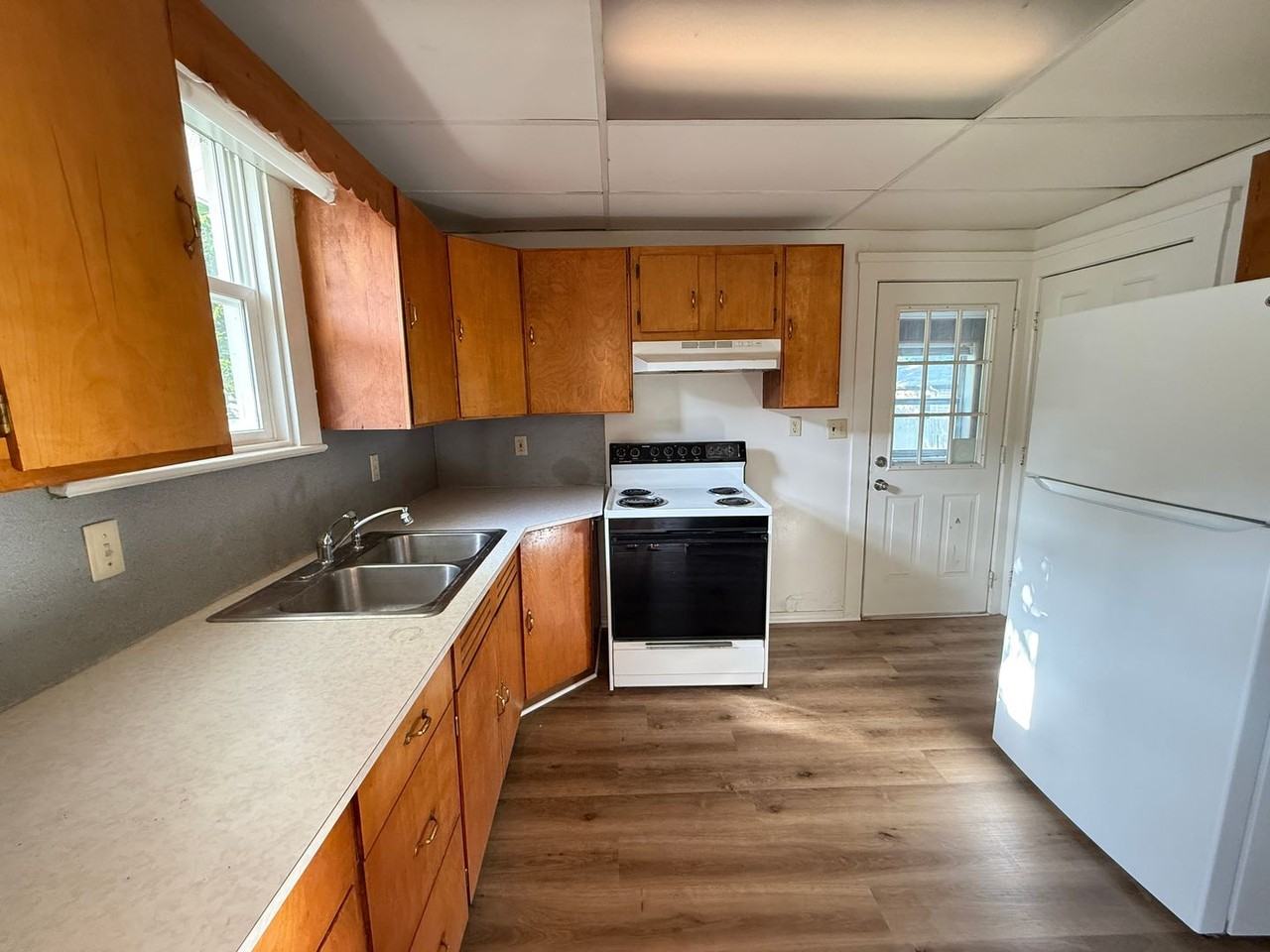 2311 W Main St - Photo 7 of 20