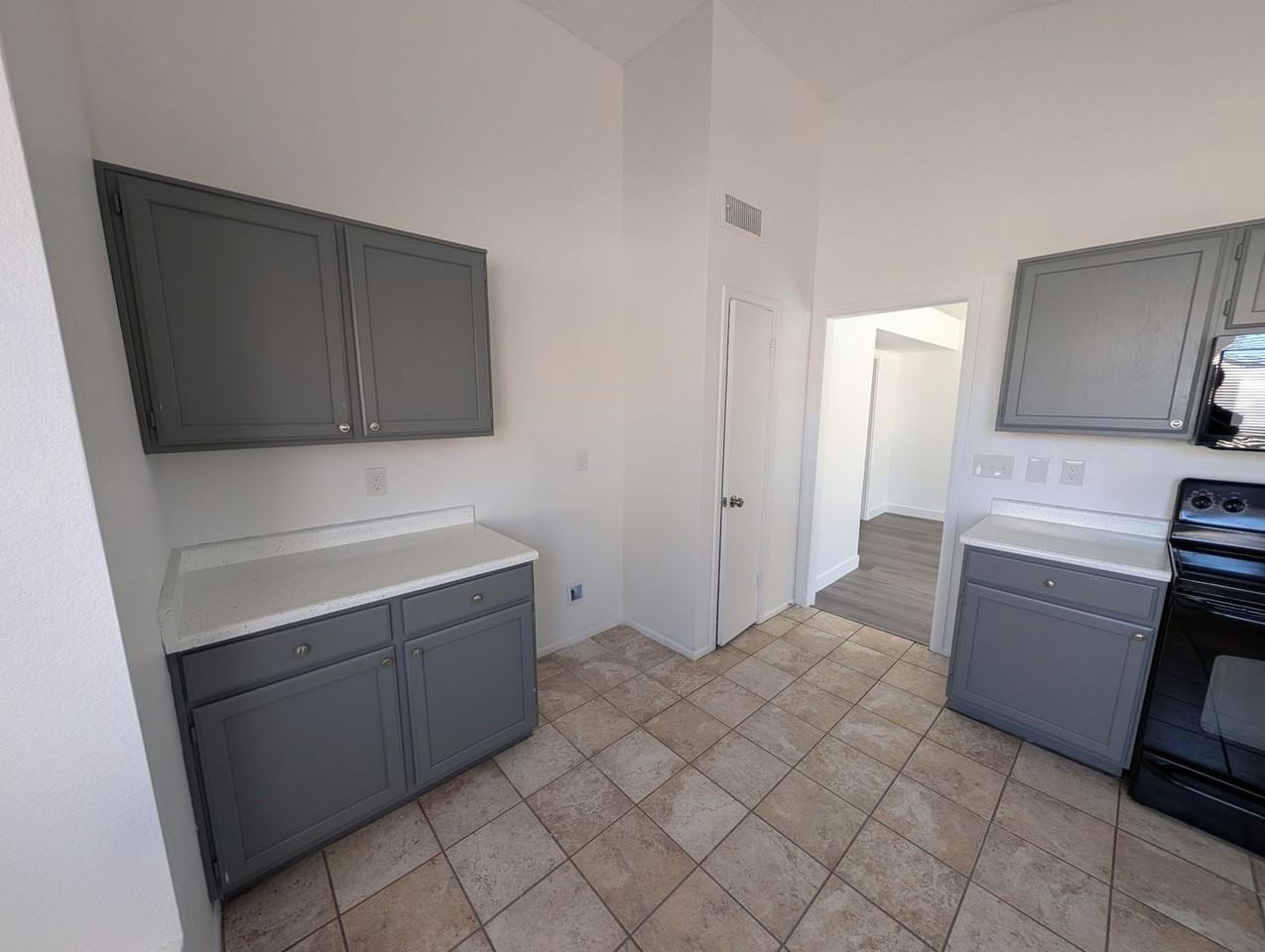 7340 W Tuckey Ln - Photo 6 of 29