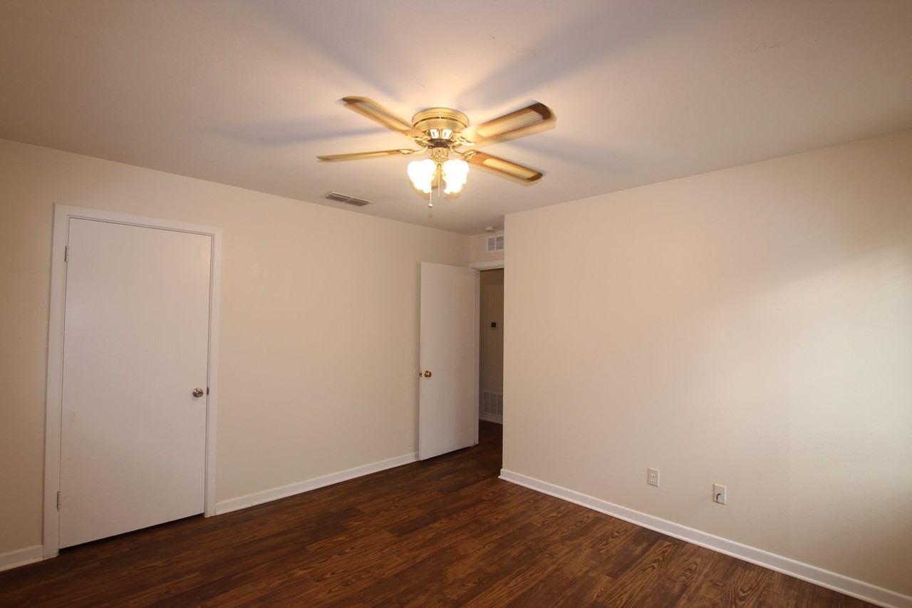 2113 Old Omen Rd - Photo 6 of 30