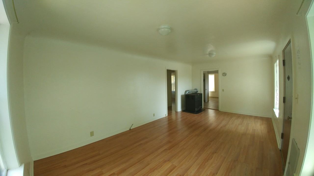 303 N Alameda Ave - Photo 2 of 7
