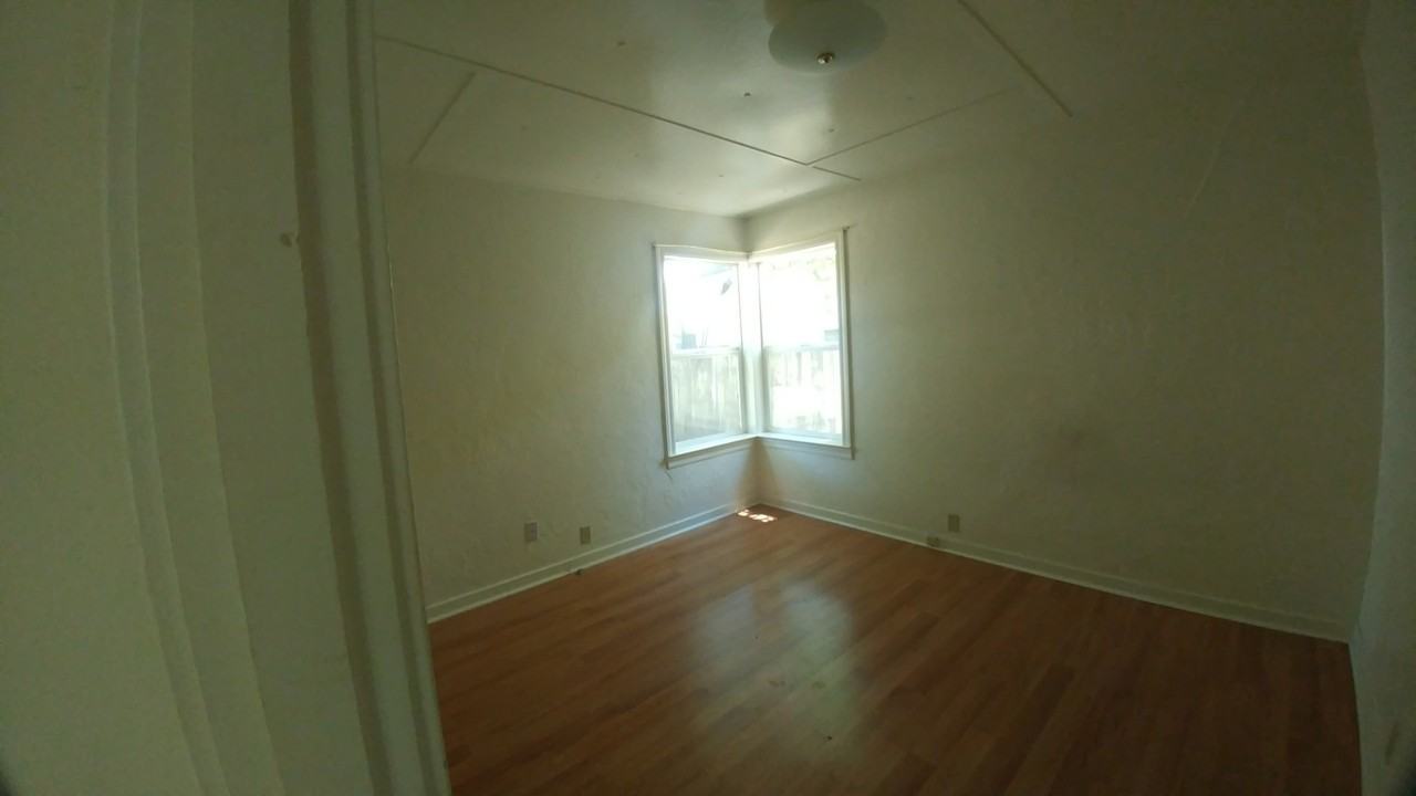 303 N Alameda Ave - Photo 6 of 7