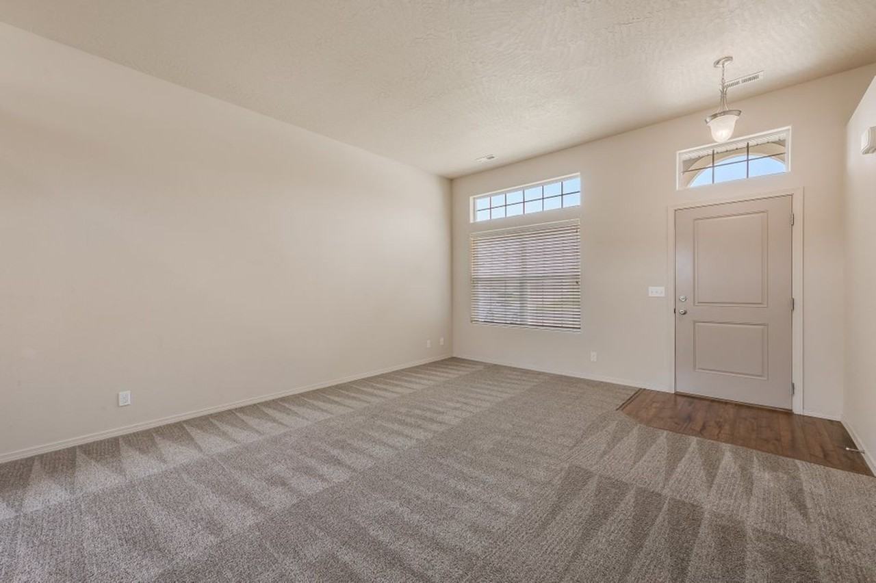 2664 N Revette St - Photo 4 of 21