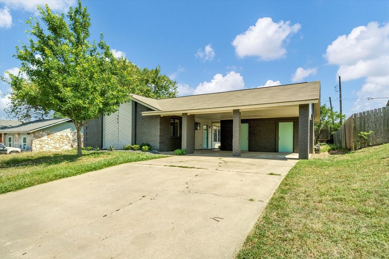 505 Old West Dr #B - Photo 2 of 21