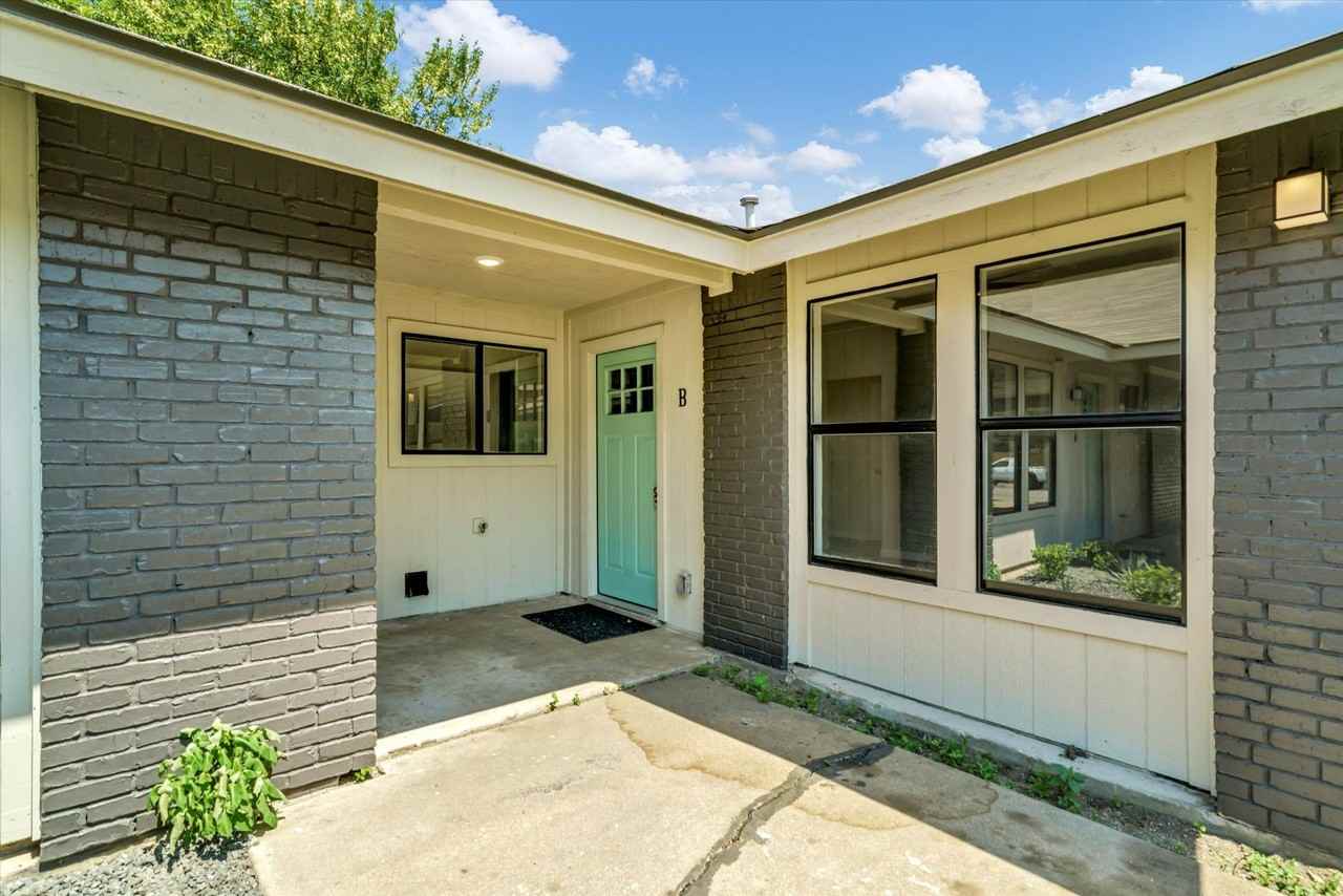 505 Old West Dr #B - Photo 3 of 21