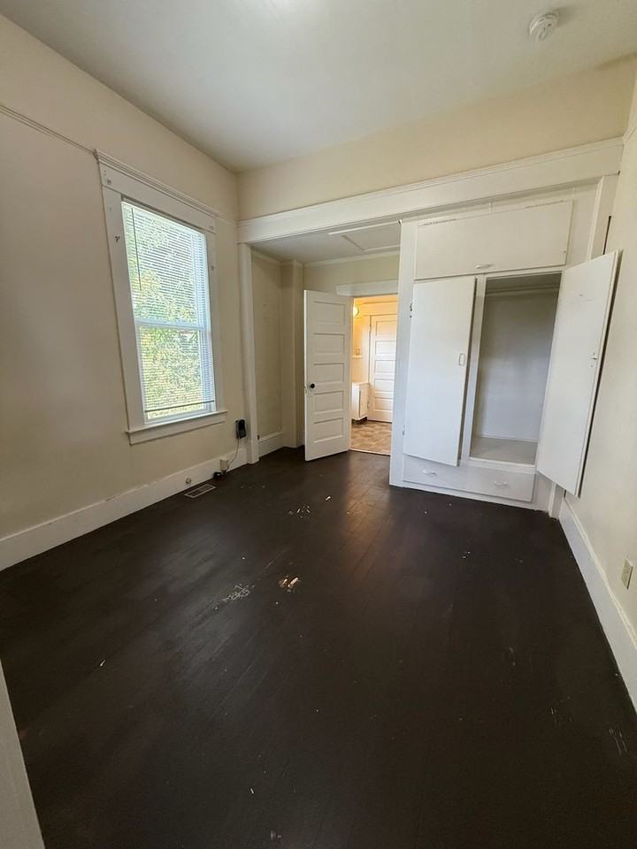 2118 Ellis St - Photo 2 of 13