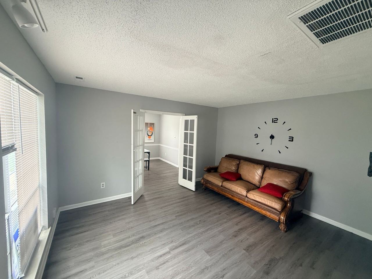 9501 Pondside Ln - Photo 2 of 36