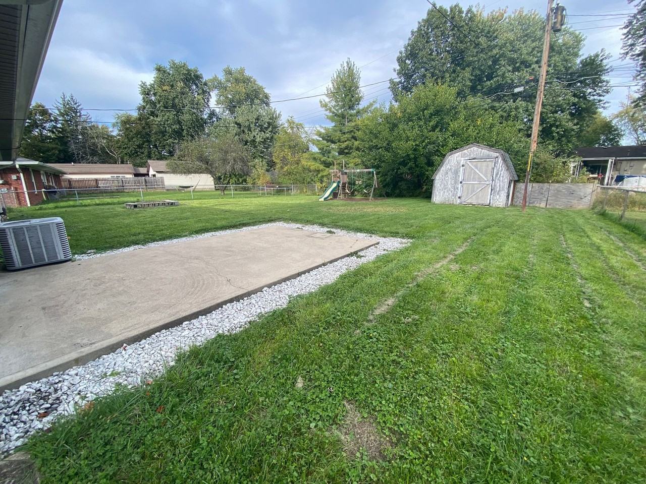 845 Middle Dr - Photo 3 of 11