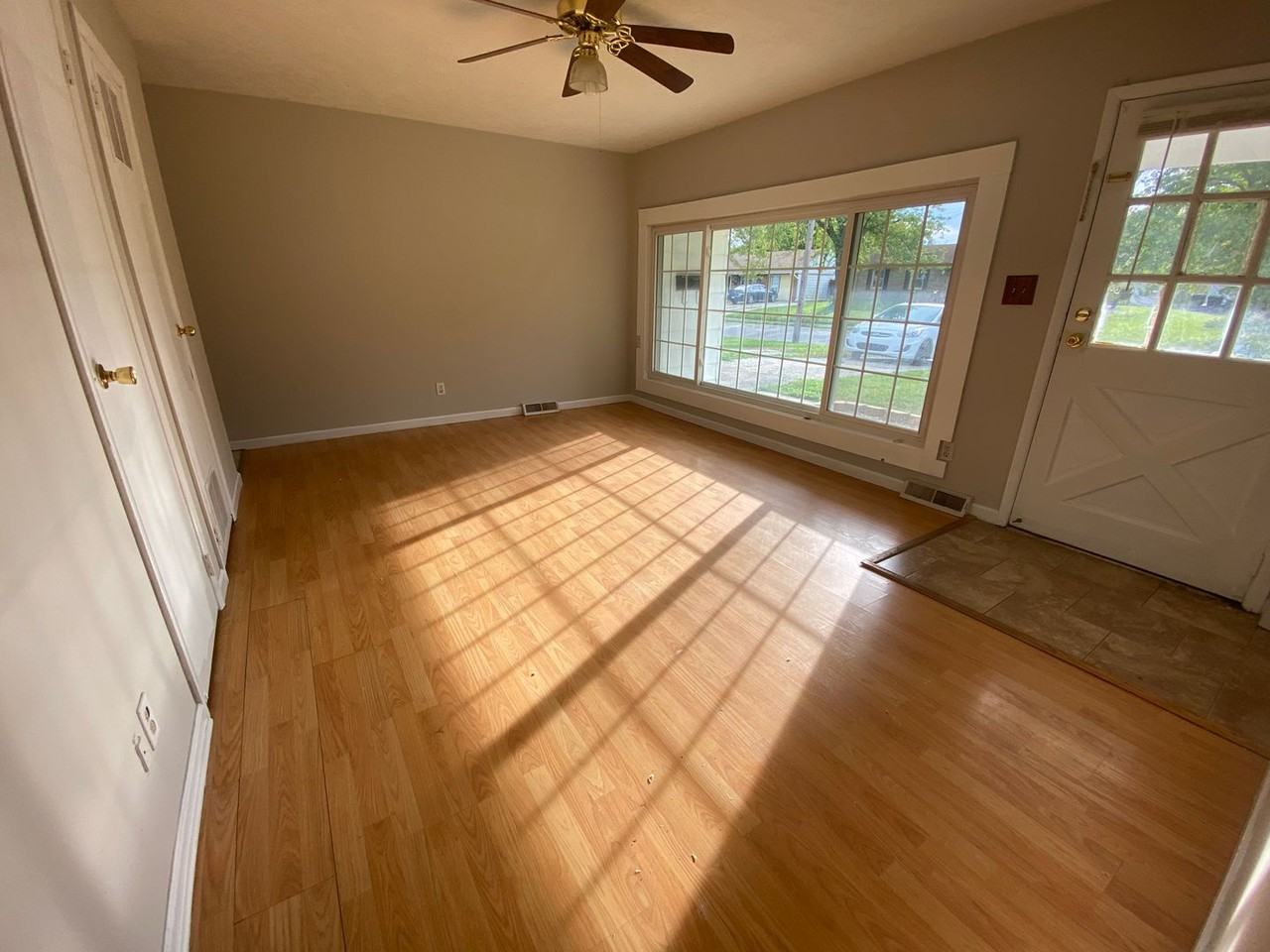 845 Middle Dr - Photo 6 of 11