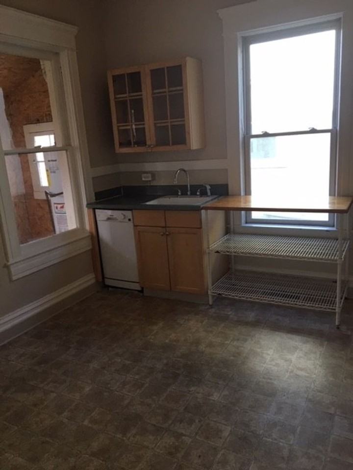 405 W Broad St - Photo 5 of 16