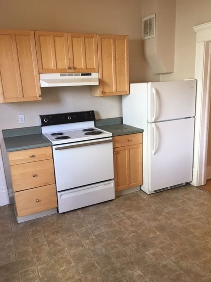 405 W Broad St - Photo 6 of 16