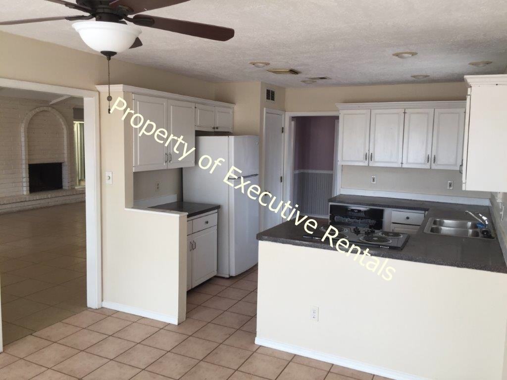 3029 Missouri Ave - Photo 3 of 25