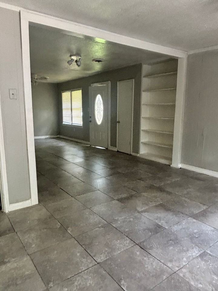 1452 Woody Dr - Photo 7 of 12