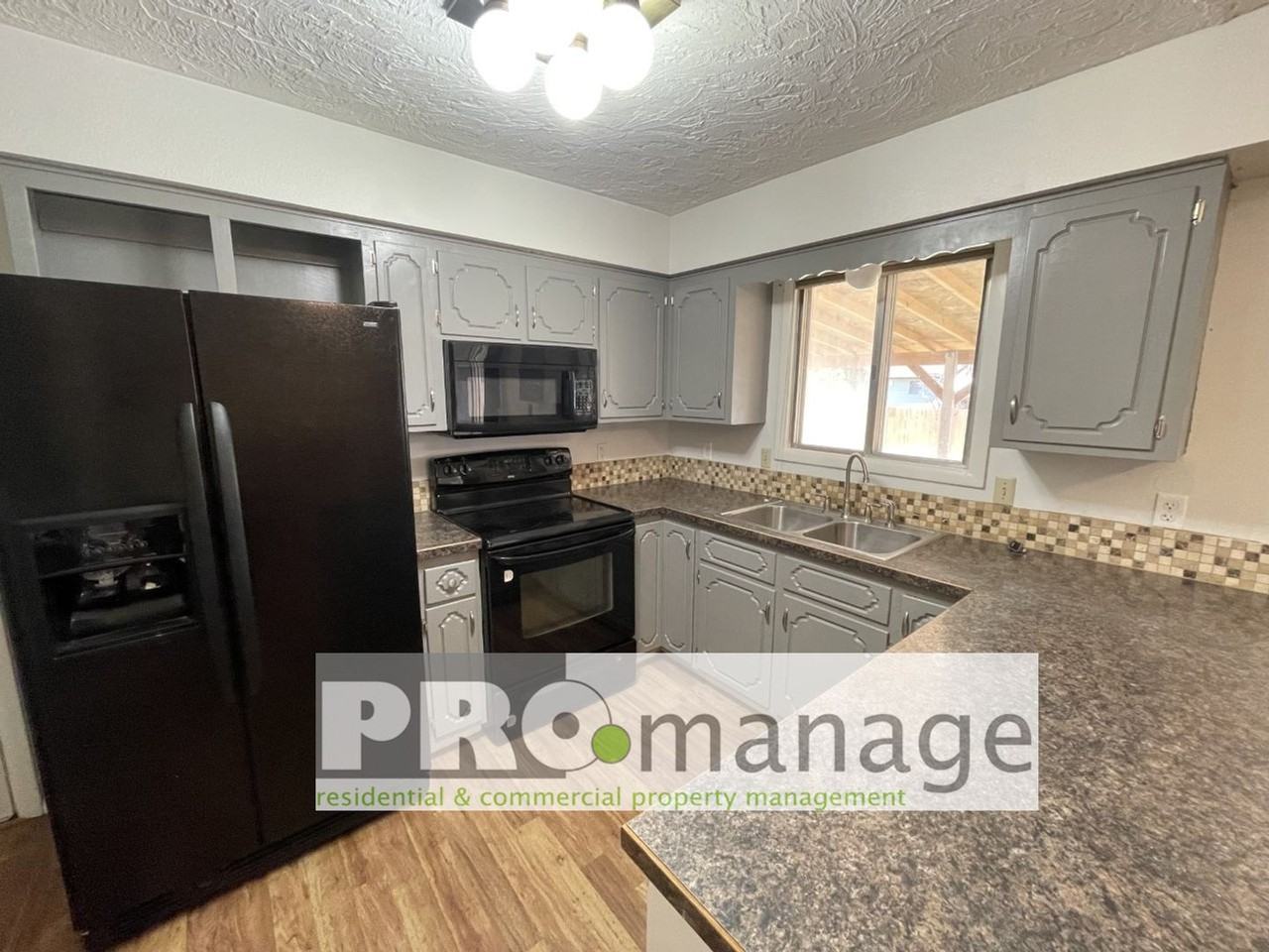 220 N Ladino Dr - Photo 4 of 14