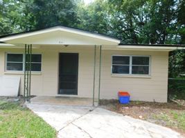 featured image of 709 709 & 711 NW 19th Avenue