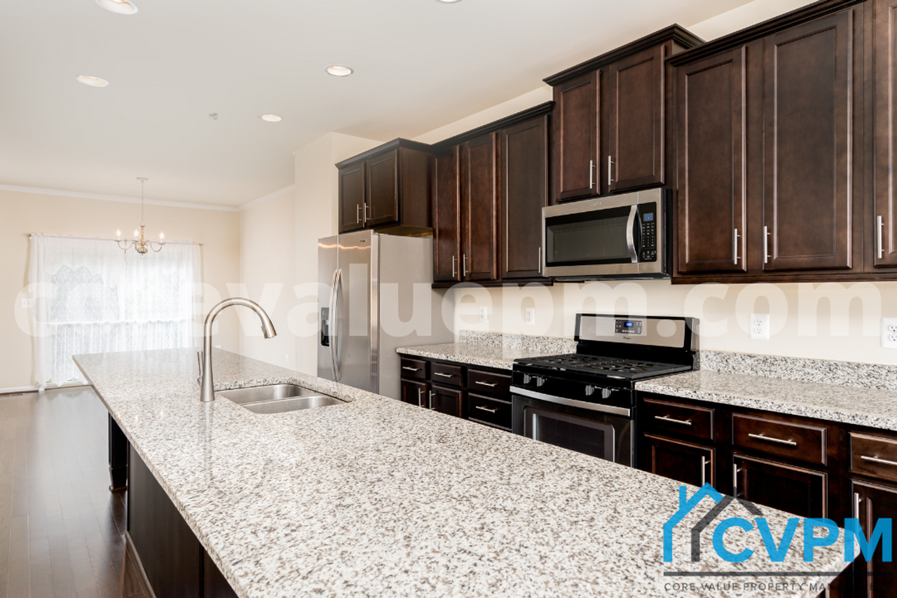 1216 Acorn Ln - Photo 7 of 29