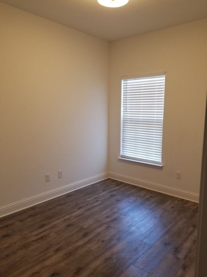 2651 S Juniper St #2004 - Photo 3 of 14