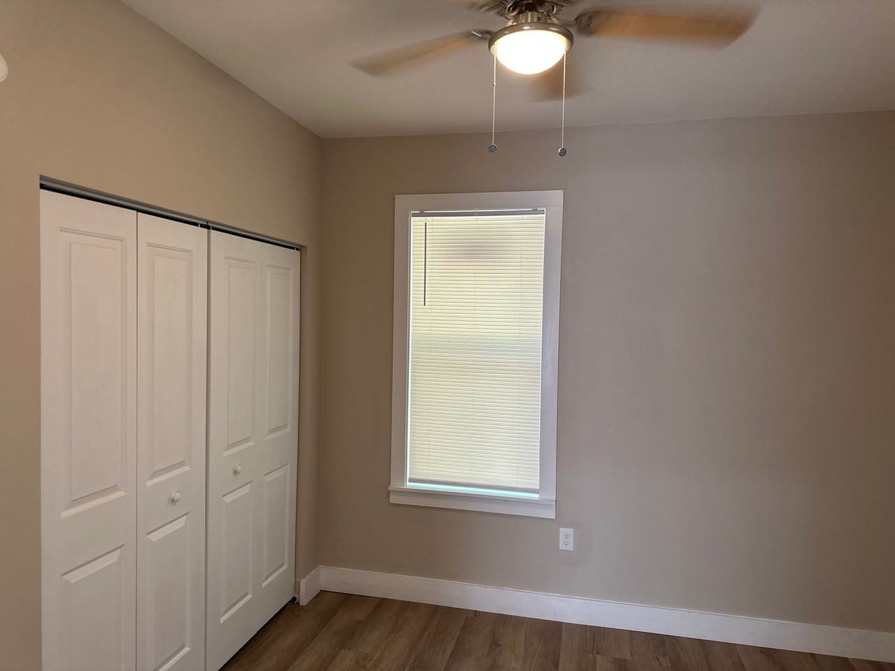 423 W Kiowa St - Photo 5 of 12