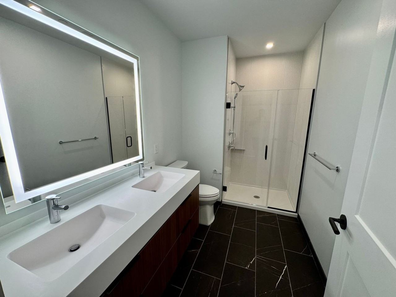 1503 Commonwealth Ave - Photo 6 of 20