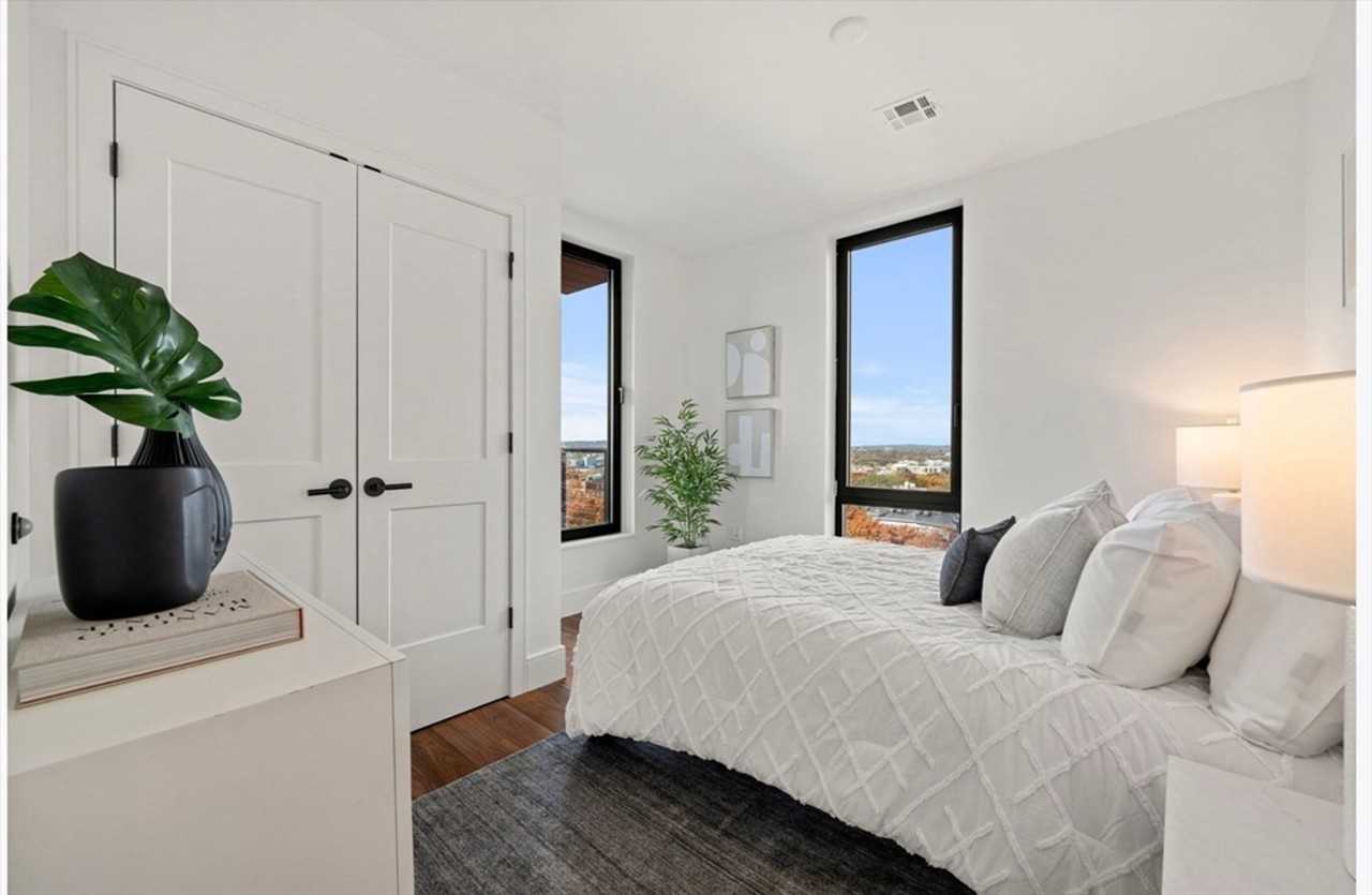 1503 Commonwealth Ave - Photo 7 of 20