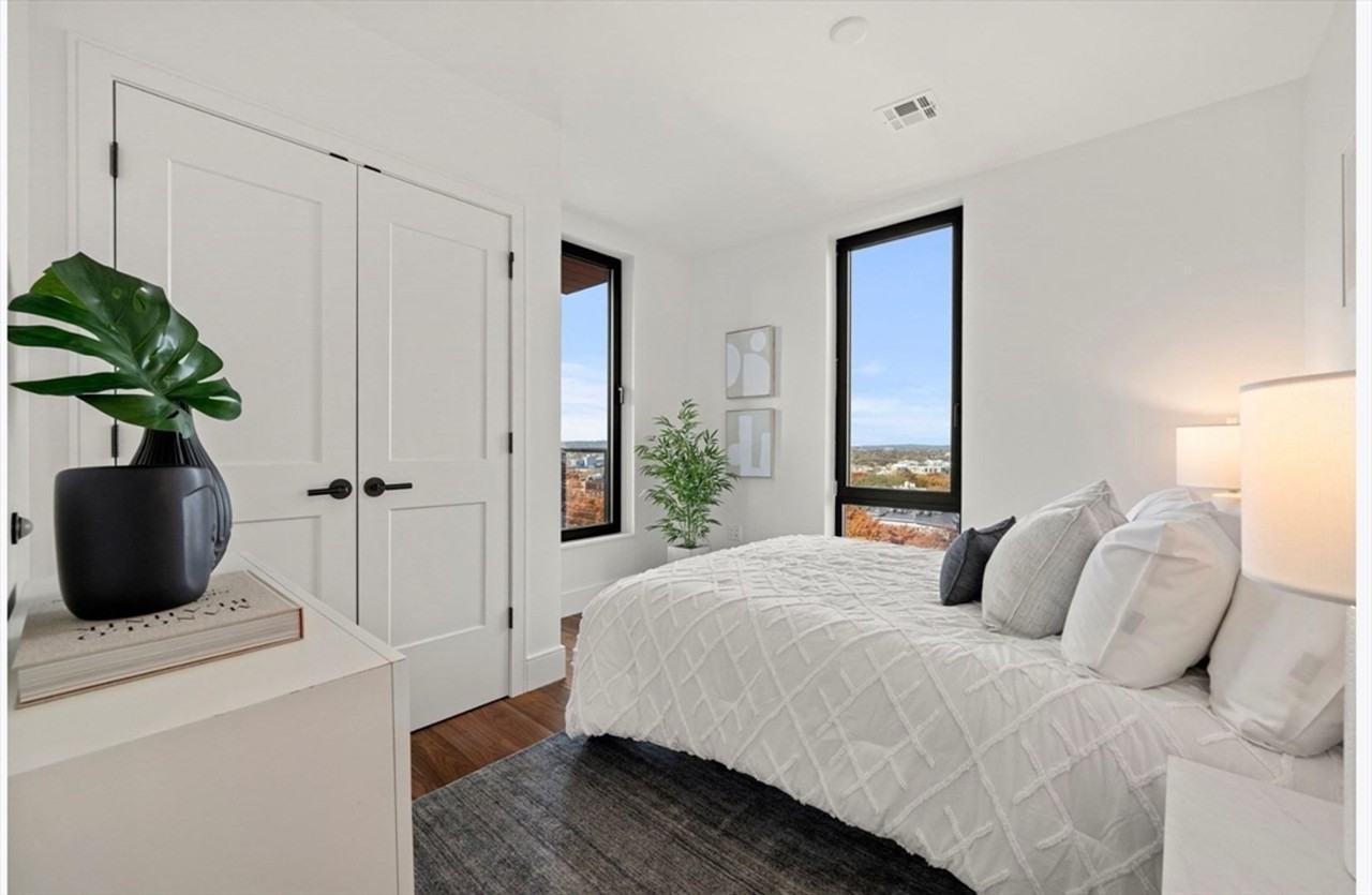 1510 Commonwealth Ave - Photo 7 of 20