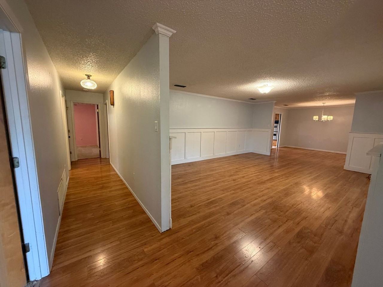 1401 Hillcrest Dr - Photo 4 of 35