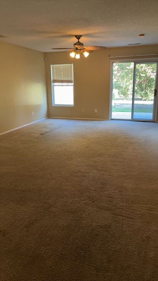 323 Bellegrove Dr - Photo 7 of 13