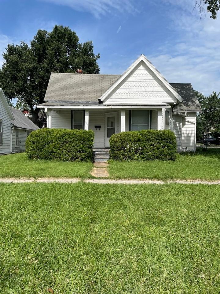 727 Congress St - Photo 2 of 33
