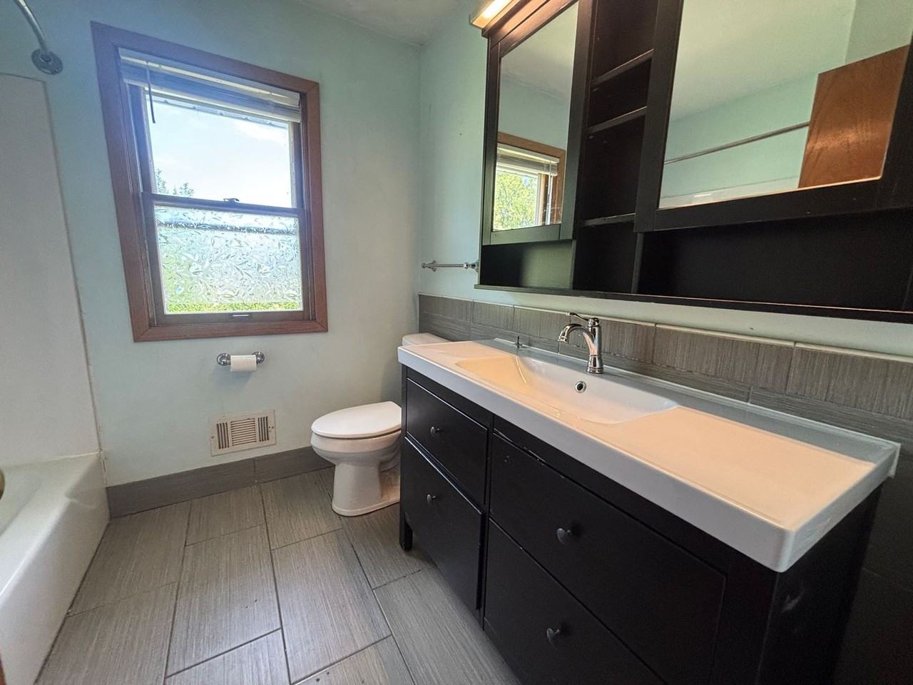 1714 Glenwood Ave - Photo 7 of 14