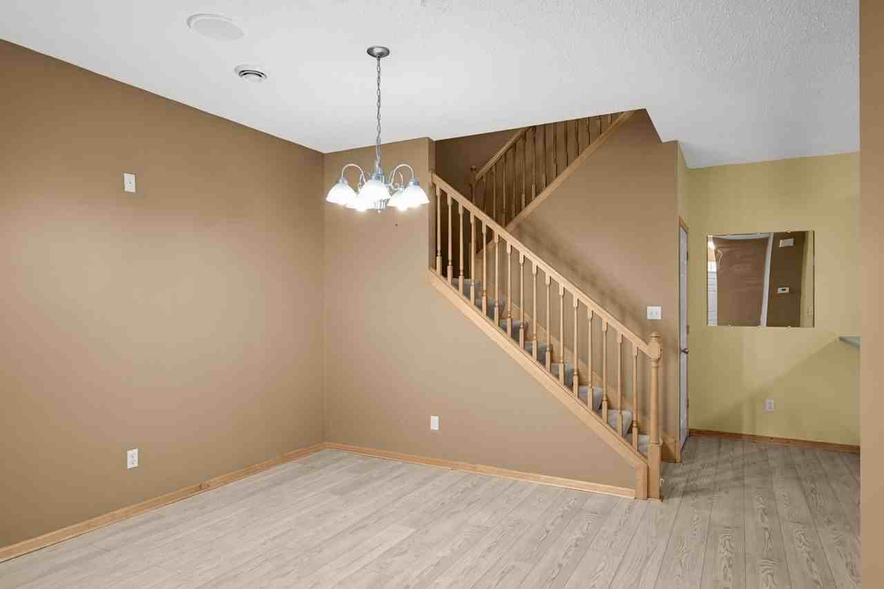 3049 Chamberlin St N - Photo 4 of 19