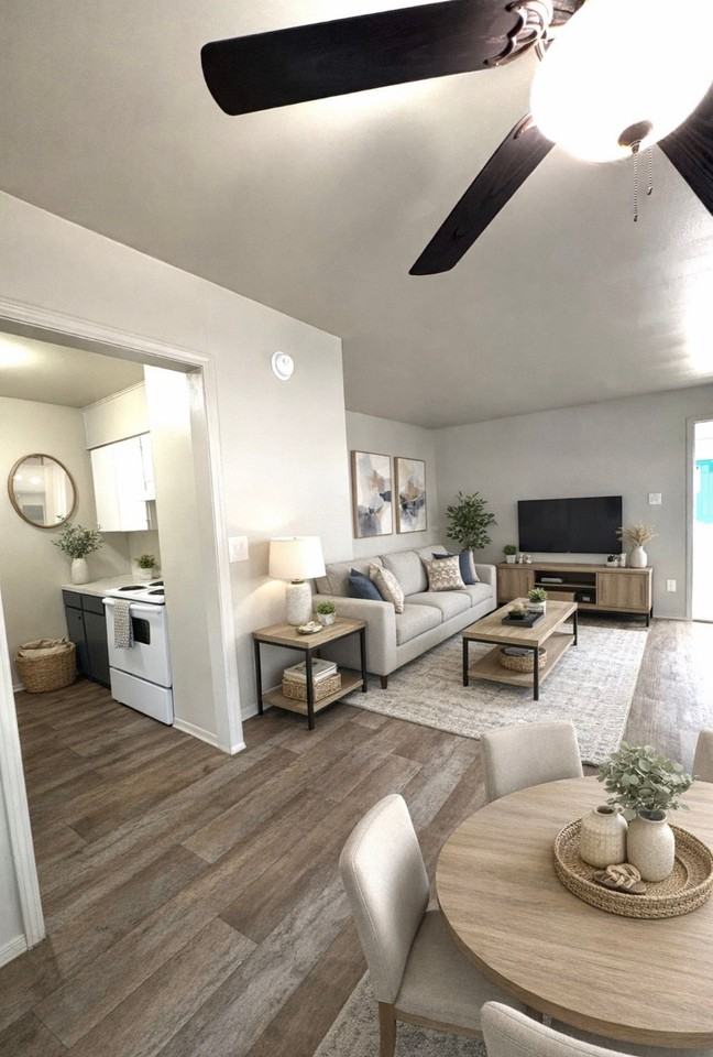 Hideaway Cove Apartments - Photo 6 of 18
