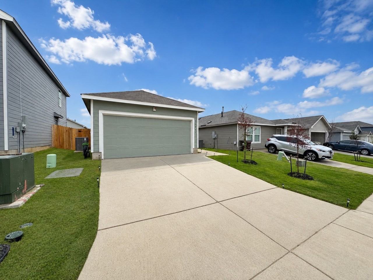 20407 Red Coral - Photo 2 of 21